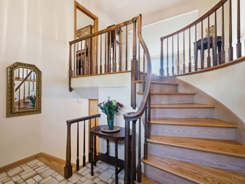8818 Morganraiders Lane, Sycamore Township, OH 45236 Photo 5