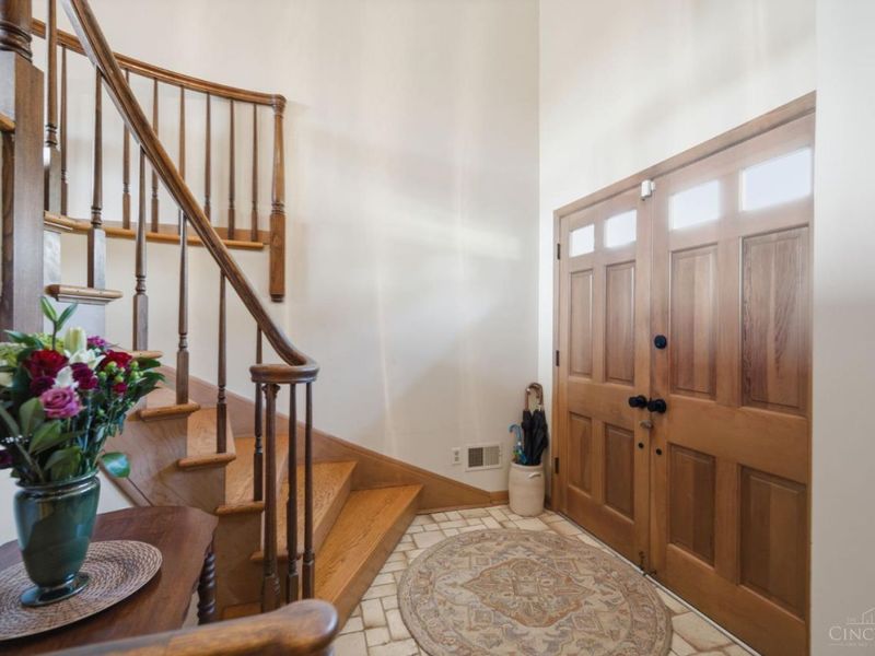 8818 Morganraiders Lane, Sycamore Township, OH 45236 Photo 6