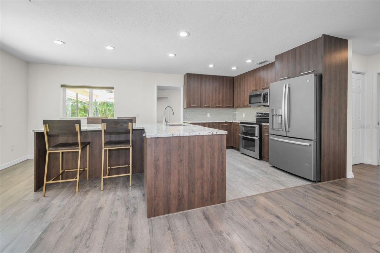 13125 Cimarron Circle N, Largo, FL 33774 Photo