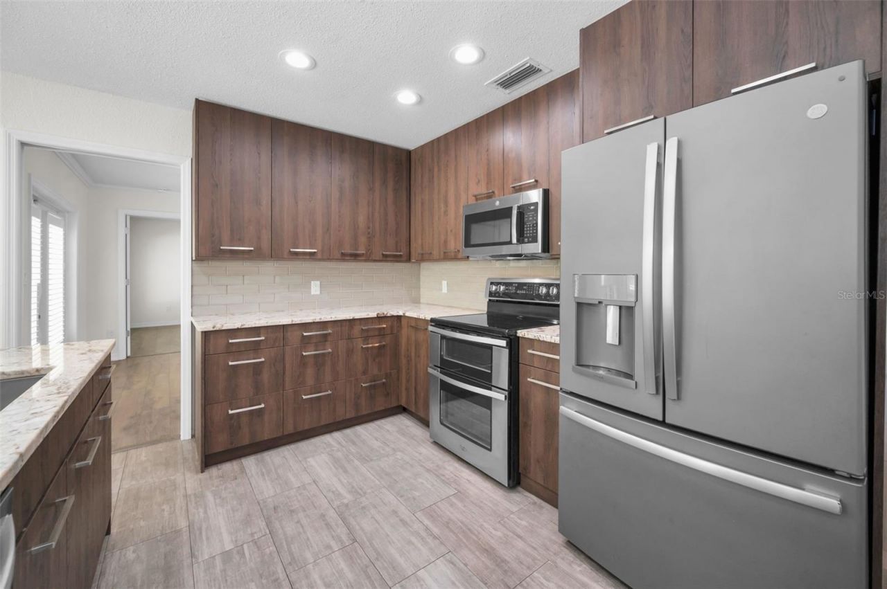 13125 Cimarron Circle N, Largo, FL 33774 Photo