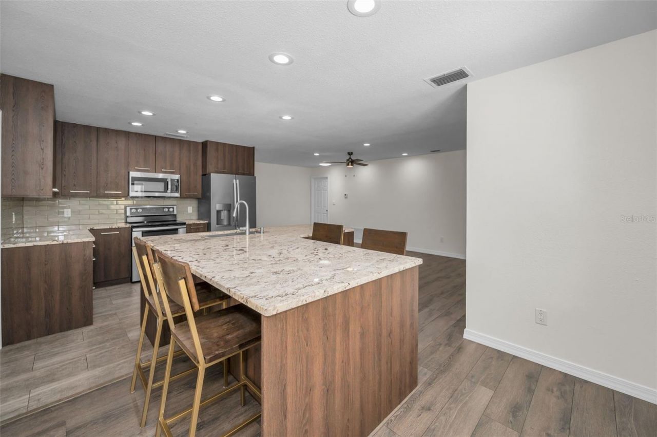 13125 Cimarron Circle N, Largo, FL 33774 Photo