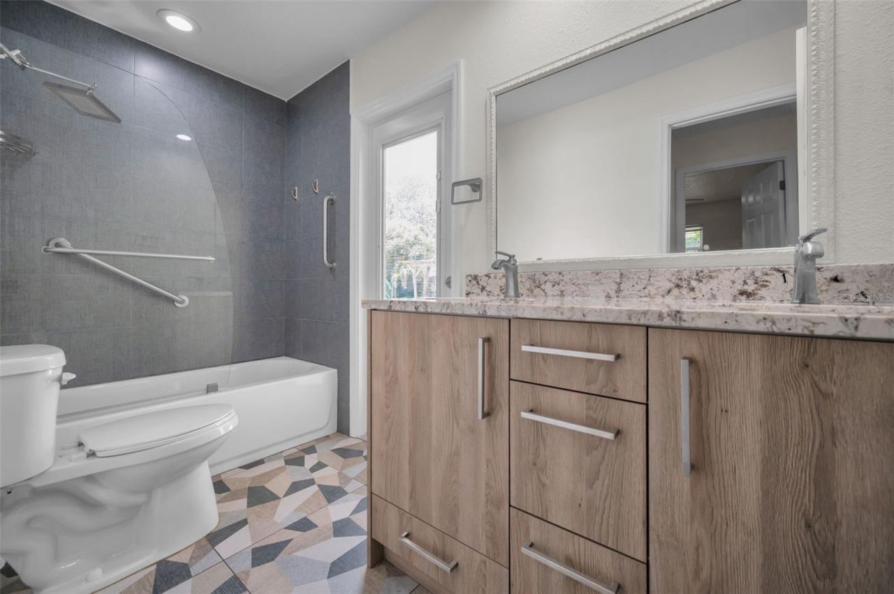 13125 Cimarron Circle N, Largo, FL 33774 Photo