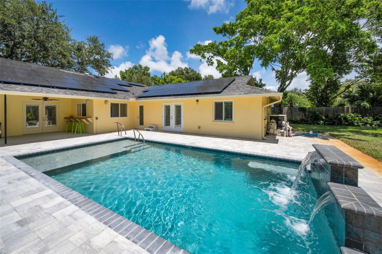 13125 Cimarron Circle N, Largo, FL 33774 Photo