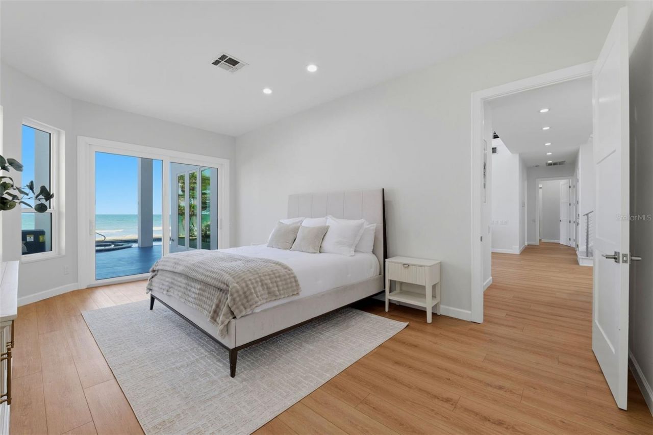 1480 Gulf Boulevard, Belleair Beach, FL 33786 Photo