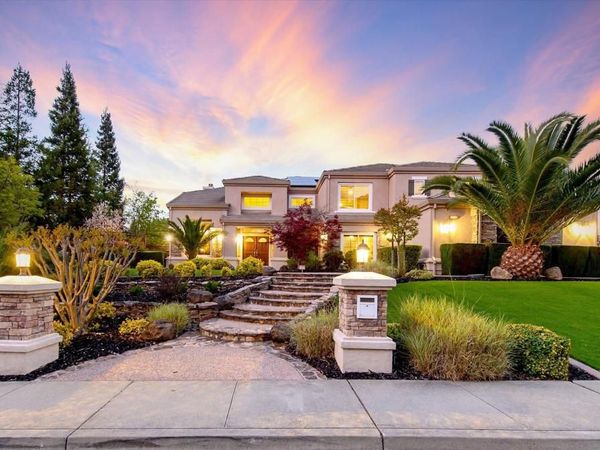 8303 Regency Dr, Pleasanton, CA 94588