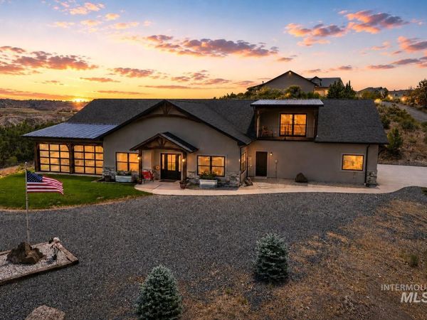 4522 Snake River Mesa Rd, Buhl, ID 83316