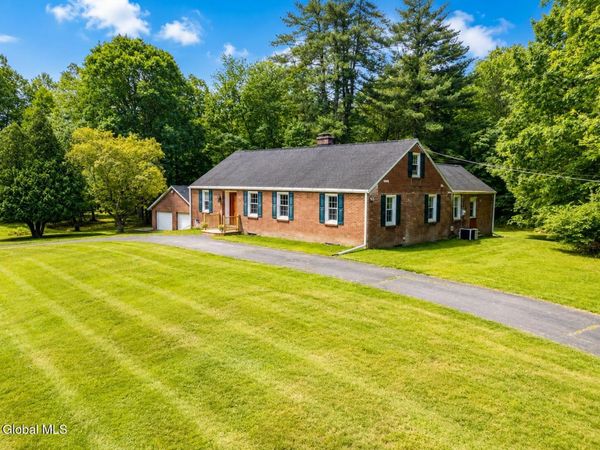 287 Thais Road, Averill Park, NY 12018