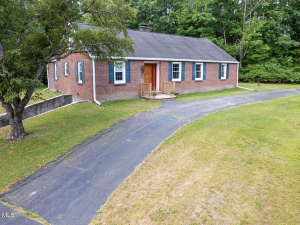 287 Thais Road, Averill Park, NY 12018
