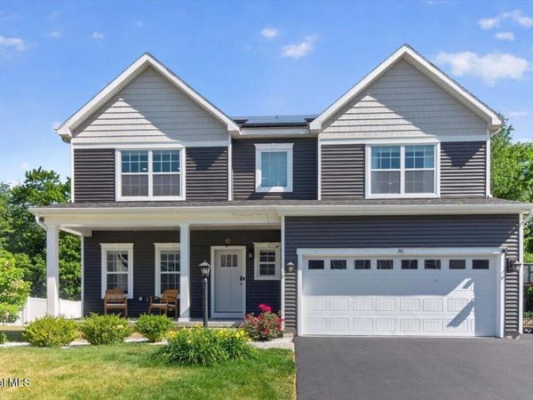 38 Wyatts Circle, Rensselaer, NY 12144