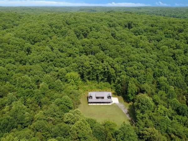 7075 Pinewood Rd , Nunnelly, TN 37137