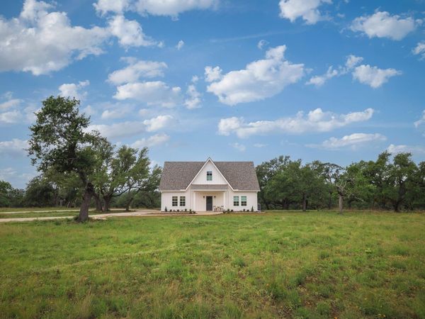 105 Colette LN, Blanco, TX 78606
