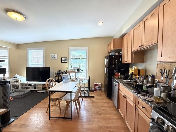 303 Hurley St, Unit 3, Cambridge, MA 02141
