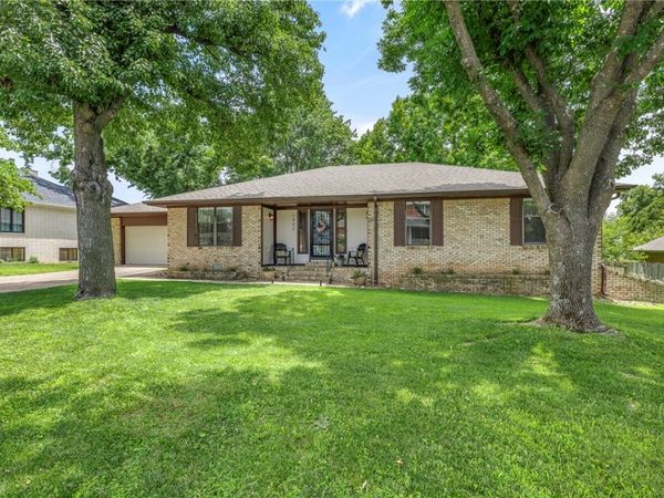 1402 NW K Street , Bentonville, AR 72712