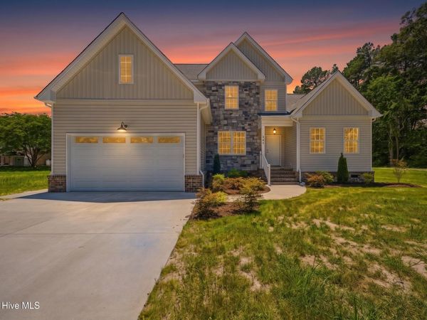 403 Pointe Vista Drive, Elizabeth City, NC 27909