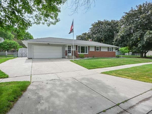 318 WESTPLAIN DRIVE, Green Bay, WI 54303
