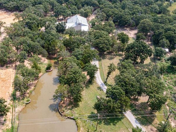 3724 County Road 211 , Gainesville, TX 76240