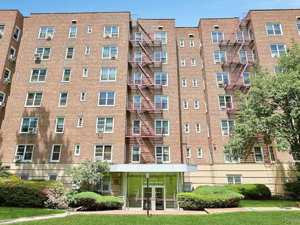 1300 Midland Avenue, Unit C39, Yonkers, NY 10704
