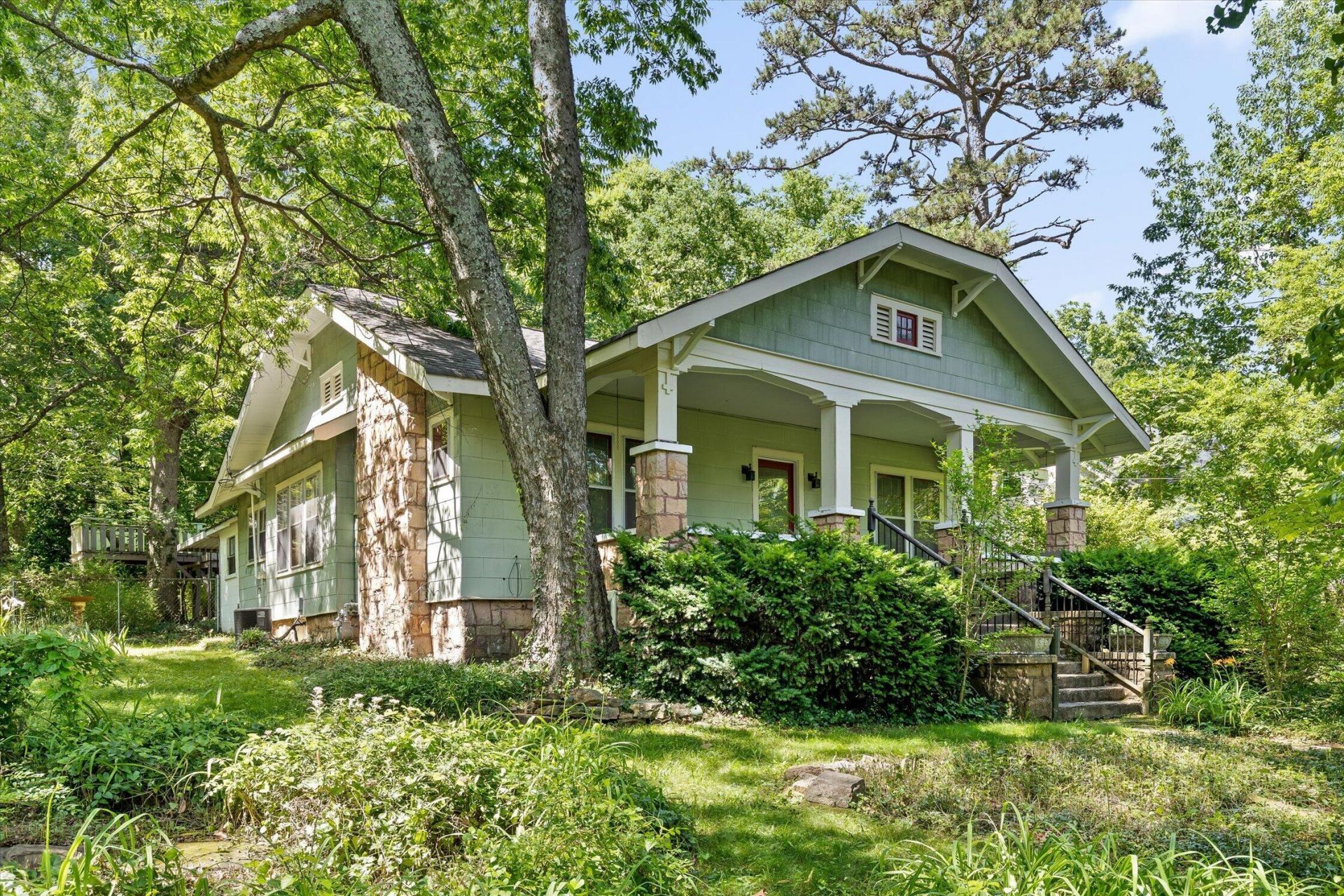 813 Fairmount Avenue Signal Mountain, TN 37377