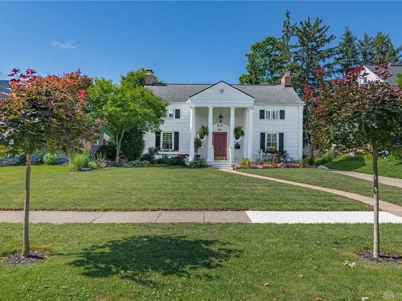 360 East Drive, Oakwood, OH 45419 Photo 2