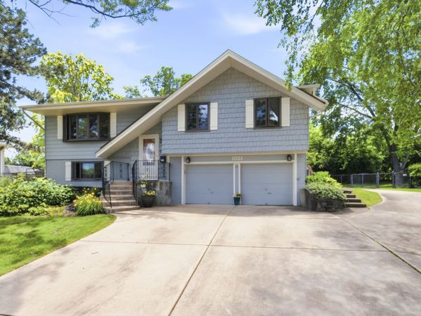 1033 Lowell Lane , Schaumburg, IL 60193