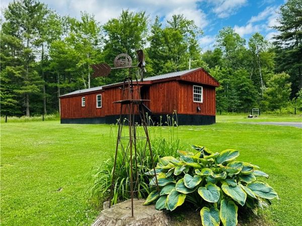385 Lyon Road , Bainbridge, NY 13733