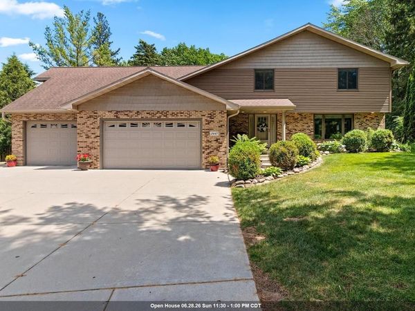 2447 PARKWOOD DRIVE, Green Bay, WI 54304