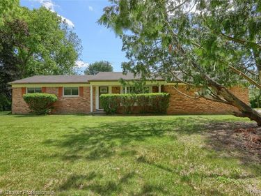 3634 South Boulevard, Bloomfield Hills, MI 48304