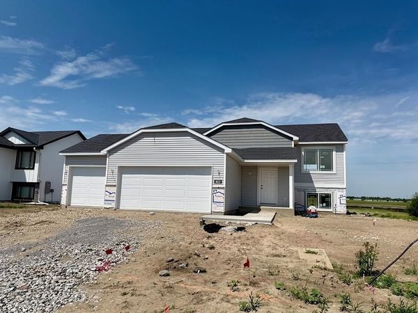 907 Misty Meadow Boulevard, Buffalo, MN 55313