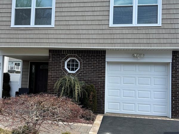 472 South 9th Street , Lindenhurst, NY 11757