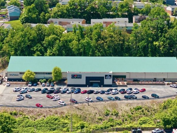 100 Colony Dr, Irwin, PA 15642