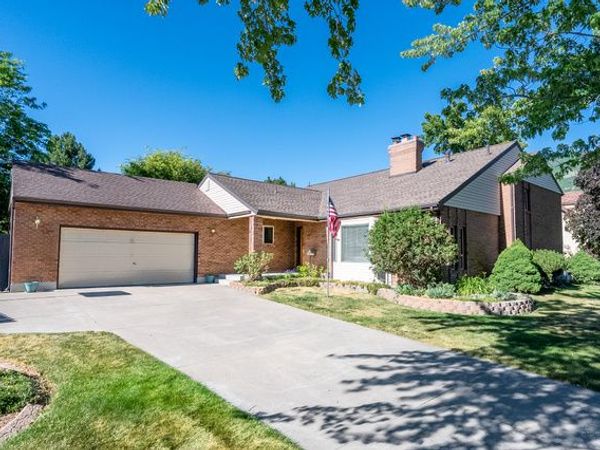 2289 E SUNSET DR , Layton, UT 84040