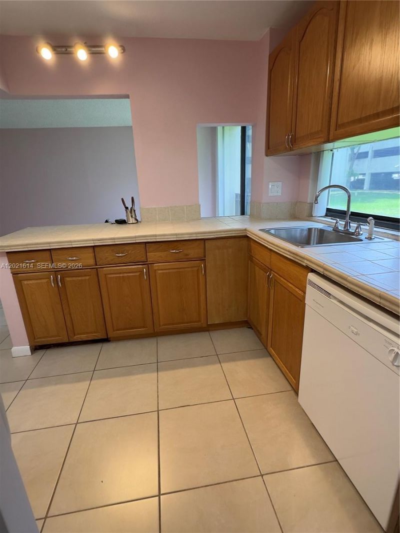 17011 N Bay Rd, Unit 117, Sunny Isles Beach, FL 33160 Photo