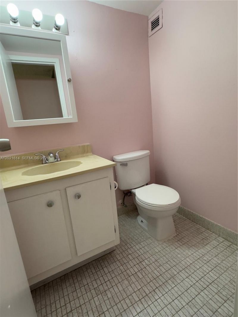 17011 N Bay Rd, Unit 117, Sunny Isles Beach, FL 33160 Photo