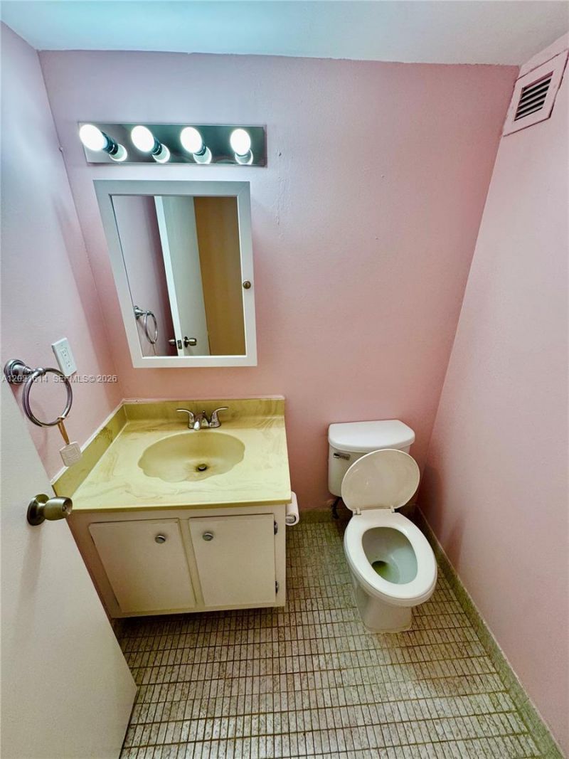 17011 N Bay Rd, Unit 117, Sunny Isles Beach, FL 33160 Photo