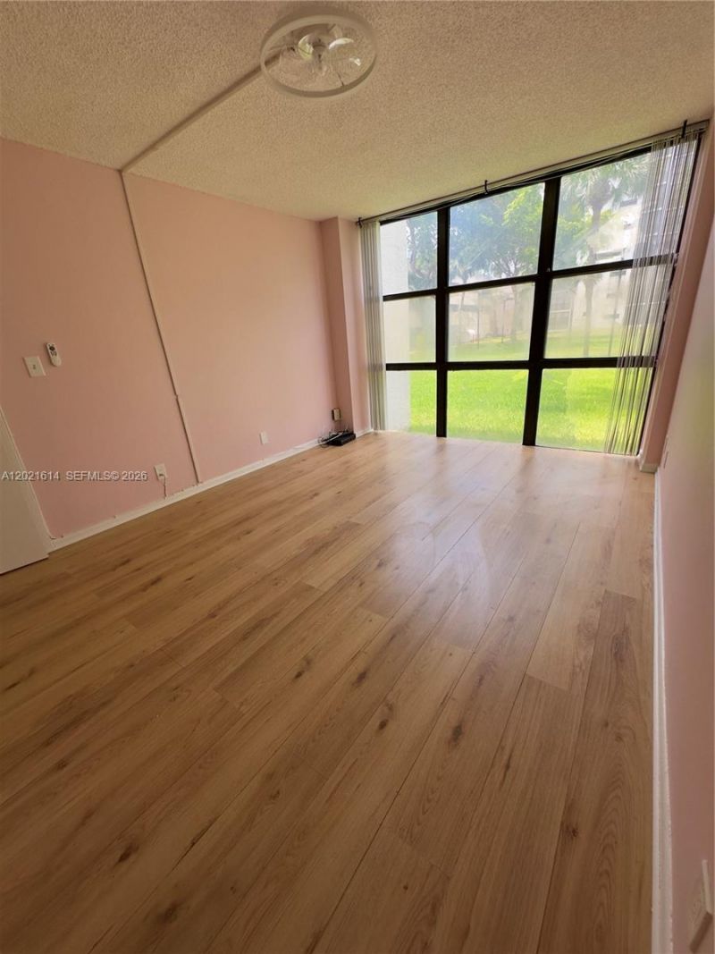 17011 N Bay Rd, Unit 117, Sunny Isles Beach, FL 33160 Photo