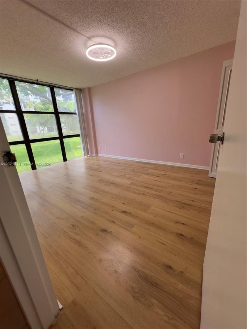 17011 N Bay Rd, Unit 117, Sunny Isles Beach, FL 33160 Photo