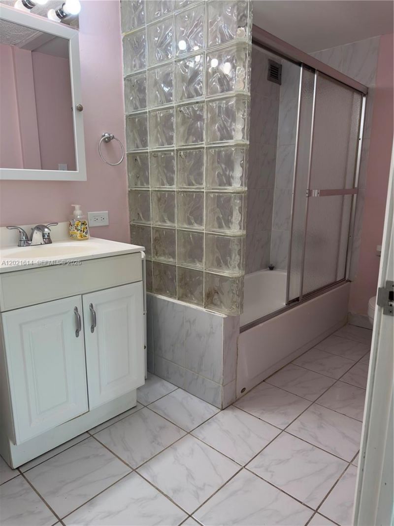 17011 N Bay Rd, Unit 117, Sunny Isles Beach, FL 33160 Photo
