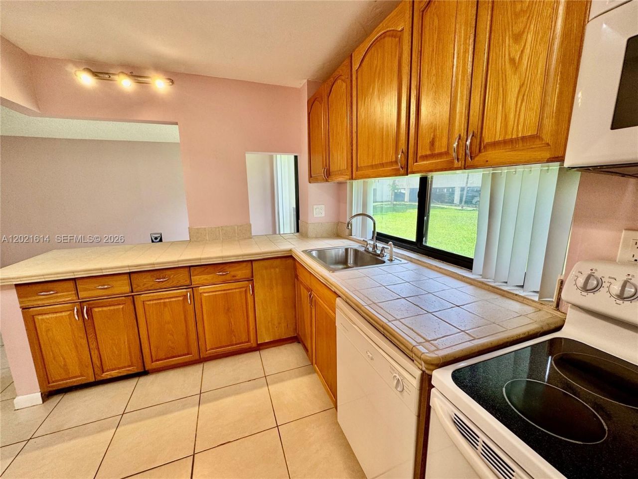 17011 N Bay Rd, Unit 117, Sunny Isles Beach, FL 33160 Photo