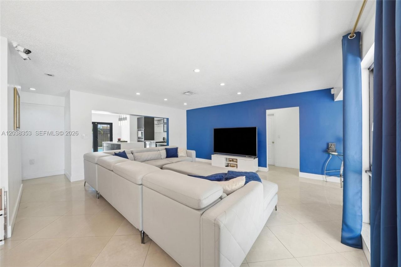 7953 Venetian St, Miramar, FL 33023 Photo