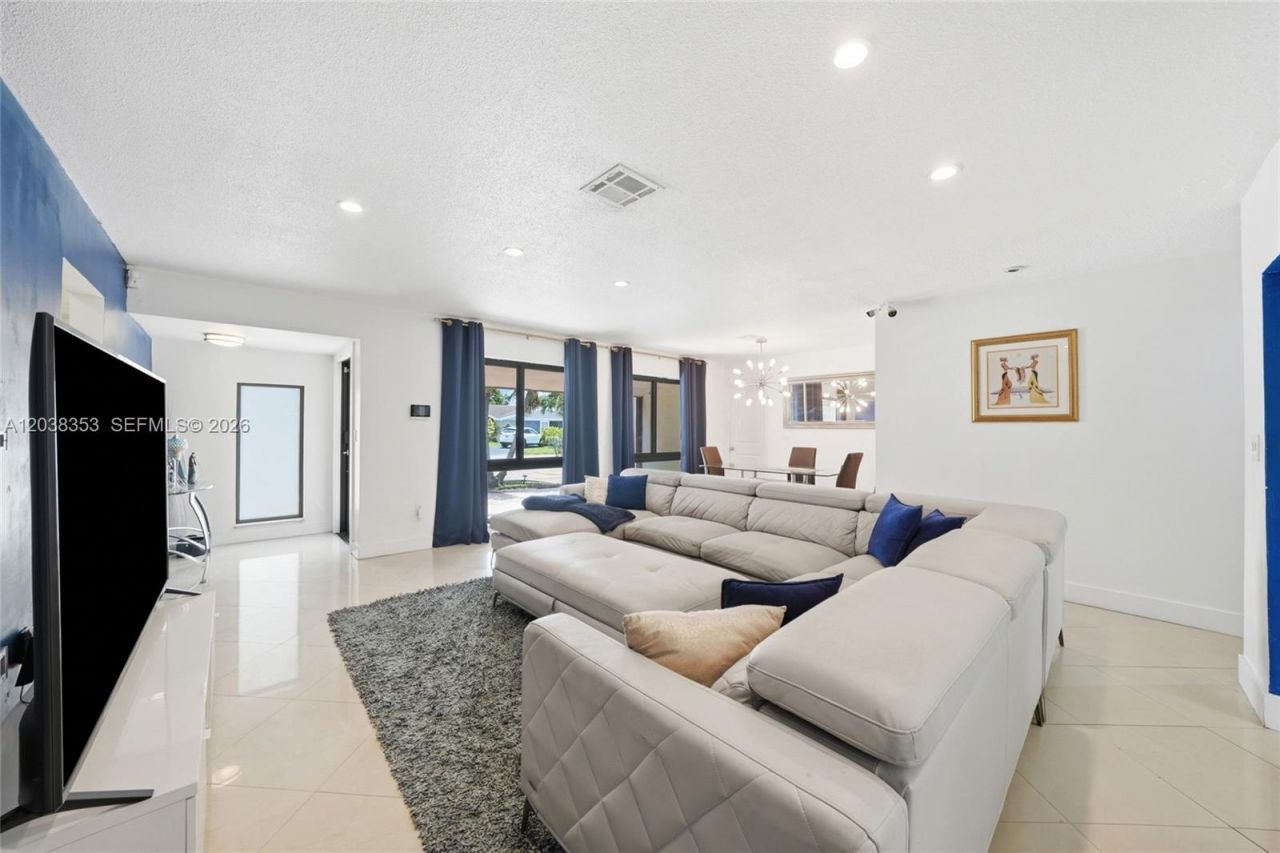 7953 Venetian St, Miramar, FL 33023 Photo