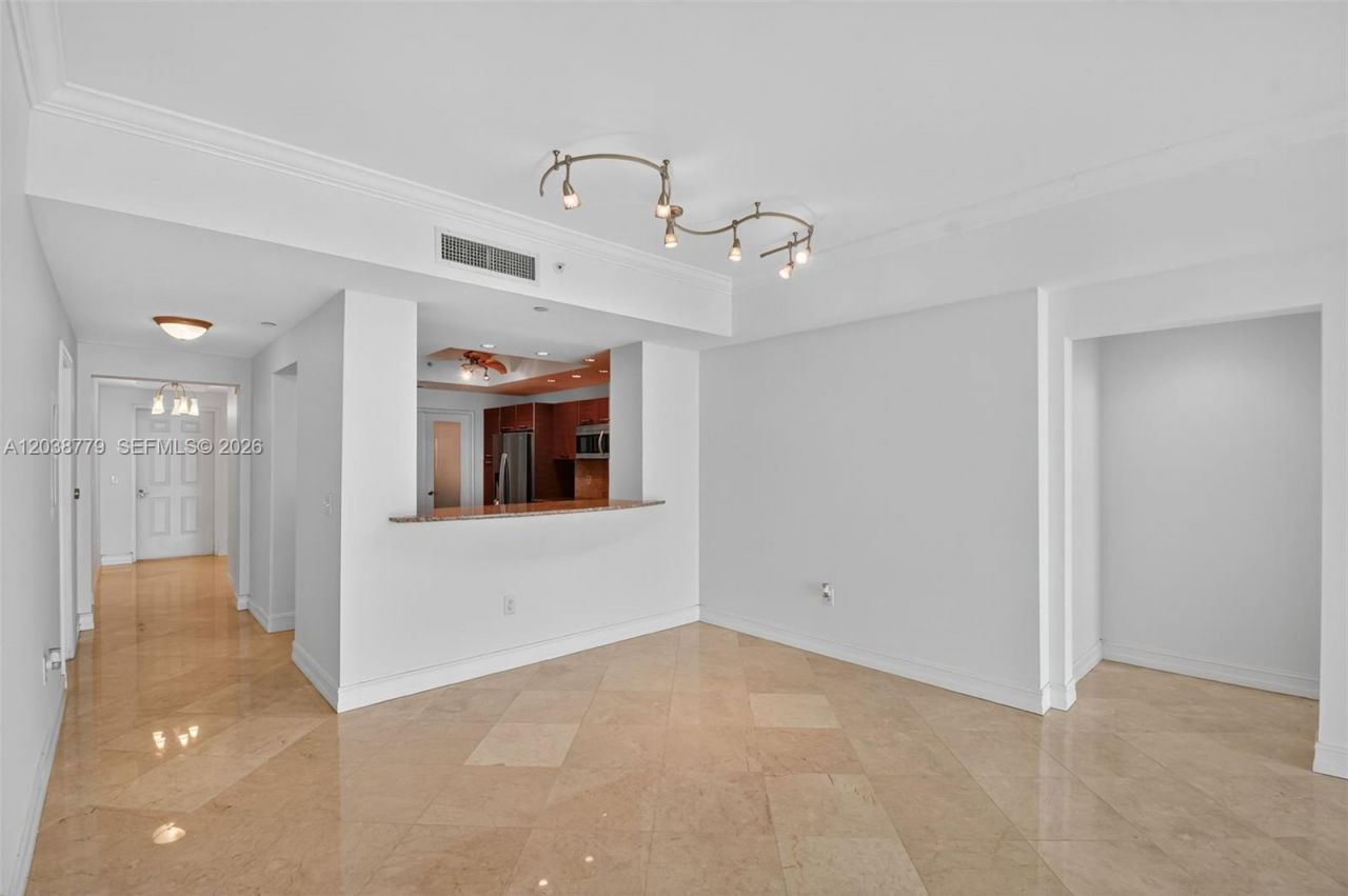 3330 NE 190th St , Unit 1611, Aventura, FL 33180 Photo