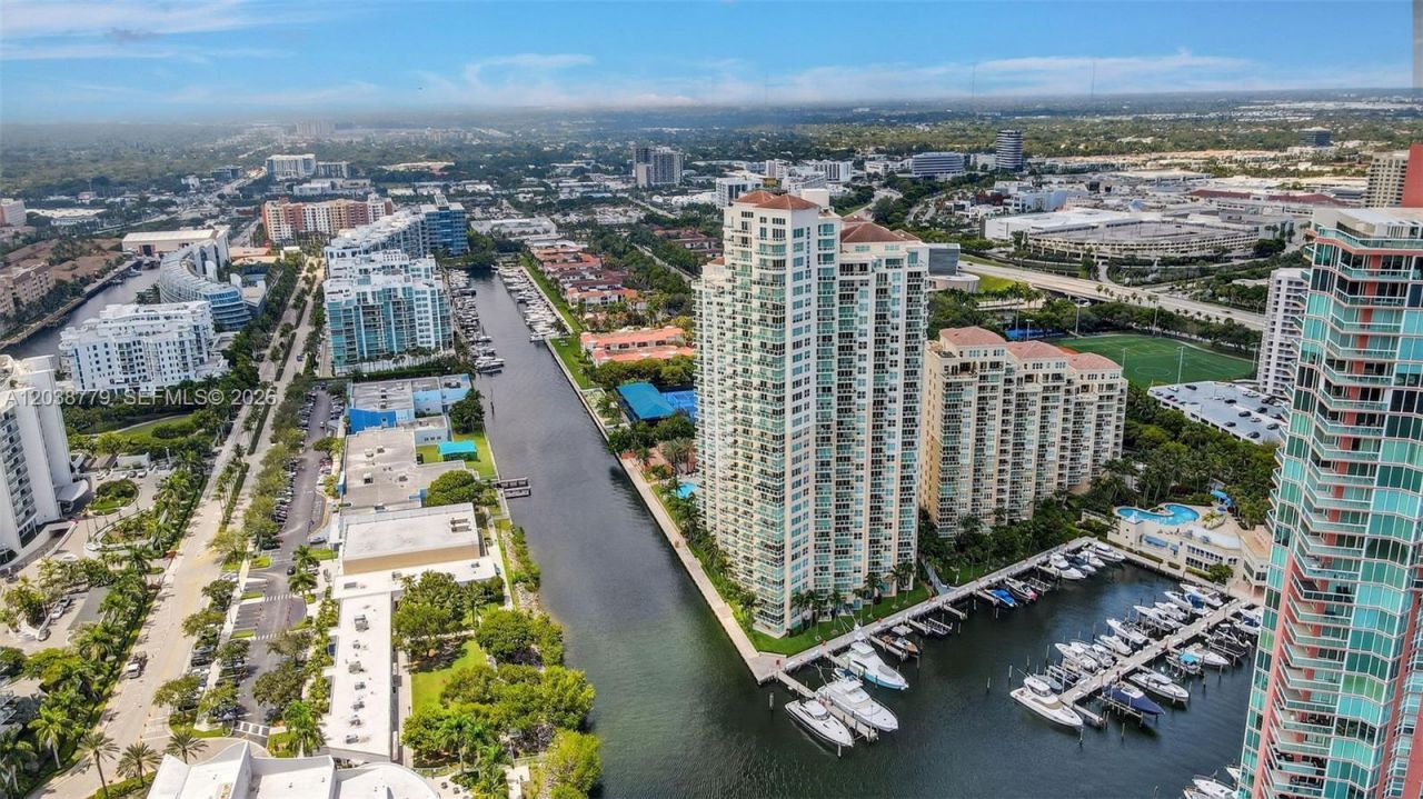 3330 NE 190th St , Unit 1611, Aventura, FL 33180 Photo