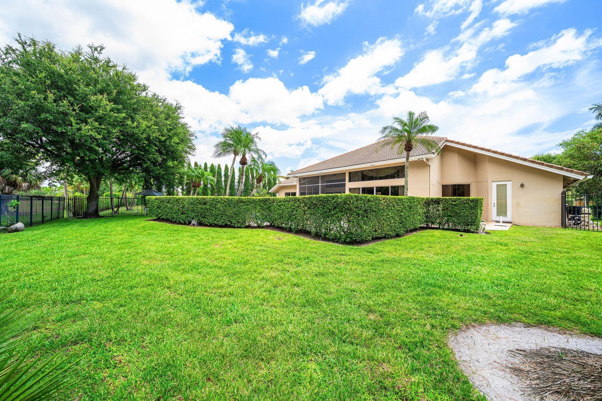 1697 Mayacoo Lakes Boulevard, West Palm Beach, FL 33411 Photo