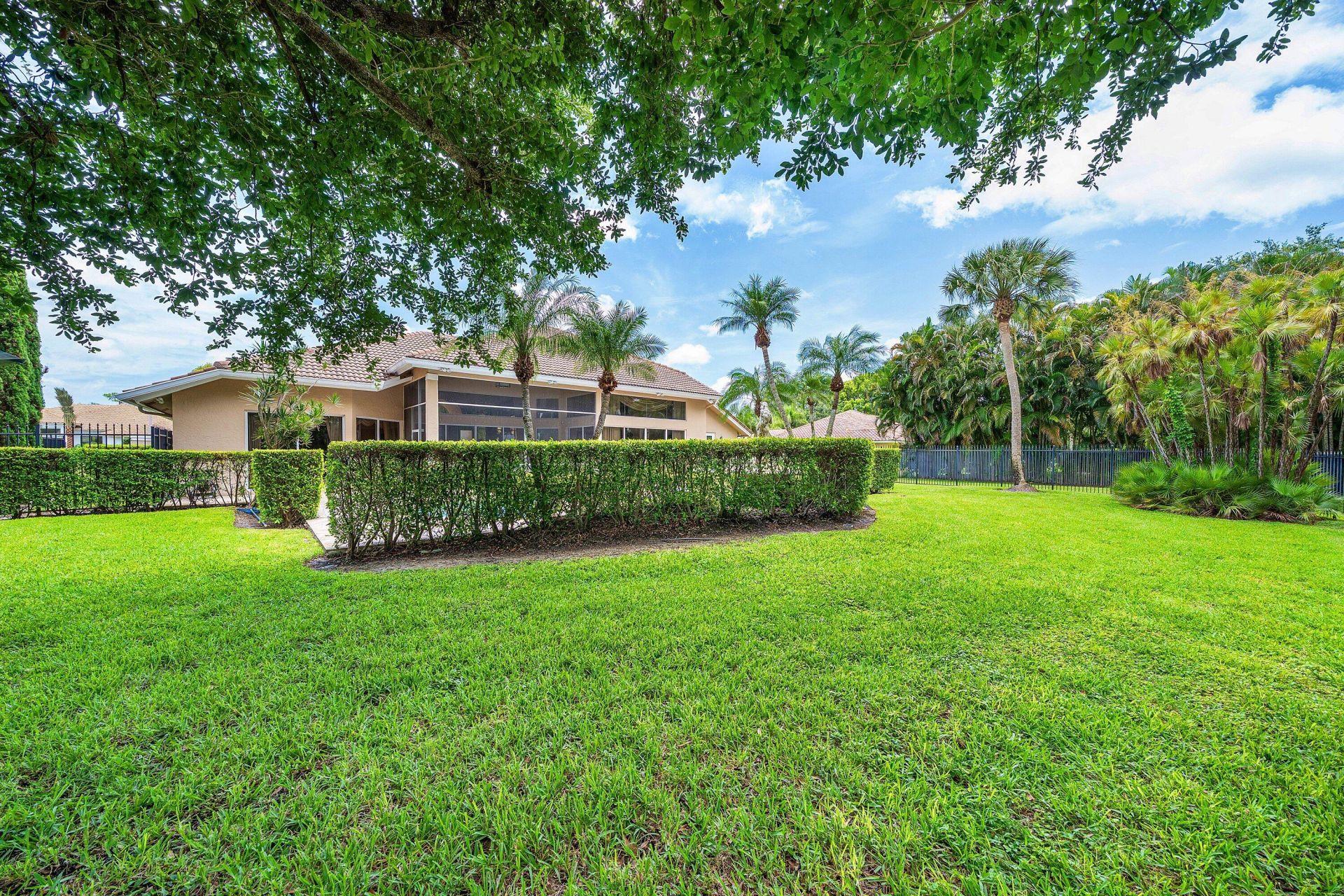 1697 Mayacoo Lakes Boulevard, West Palm Beach, FL 33411 Photo
