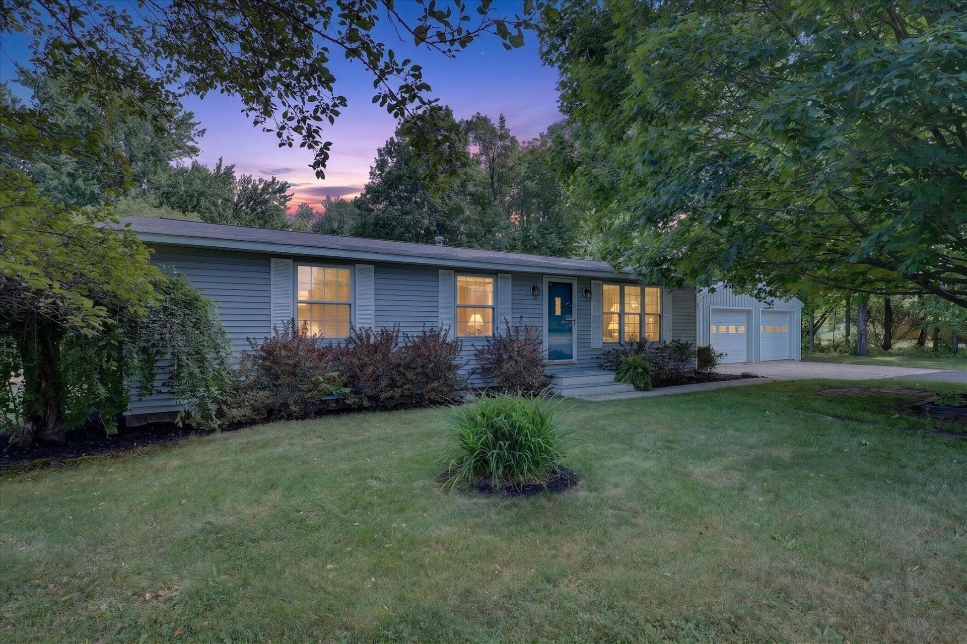 4555 16 Mile Road Ne, Cedar Springs, MI 49319 Main Photo