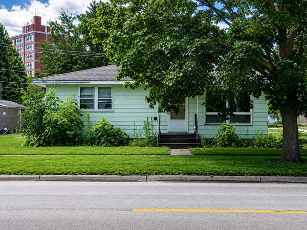930 W Howard Street, Pontiac, IL 61764