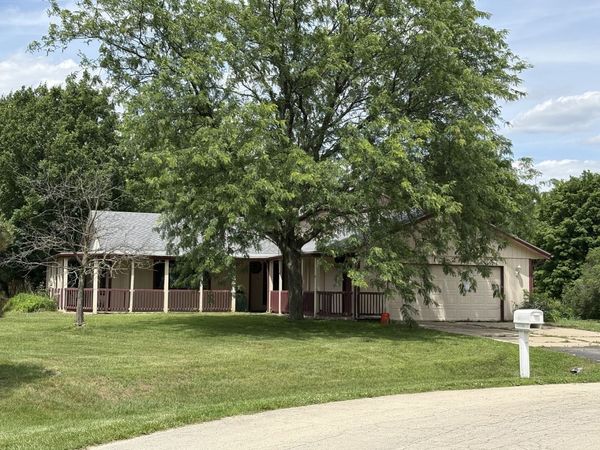 11128 Cedarbrook Road , Roscoe, IL 61073