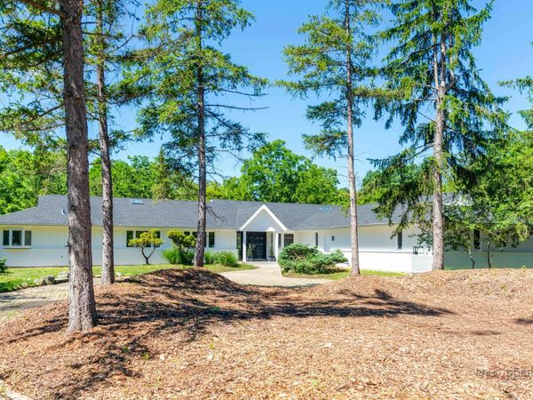 18 Alexandra Drive , Mettawa, IL 60048