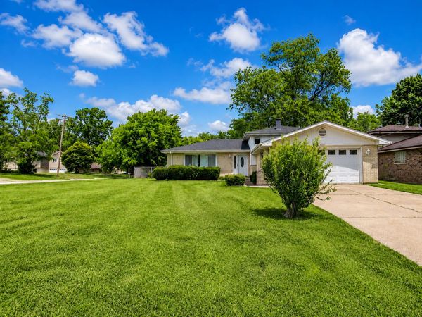 5042 157th Street , Oak Forest, IL 60452