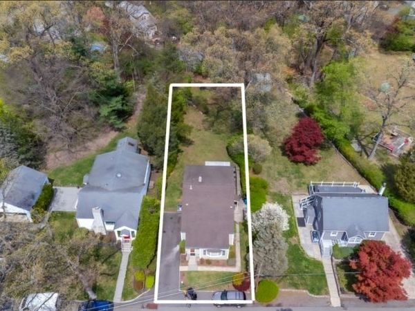 31 Iroquois Trl, Denville, NJ 07834